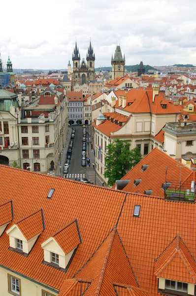 Bekijken van de oude stad Praag — Stockfoto