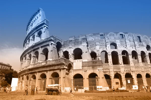 Carte postale bicolore avec vue sur Rome — Photo