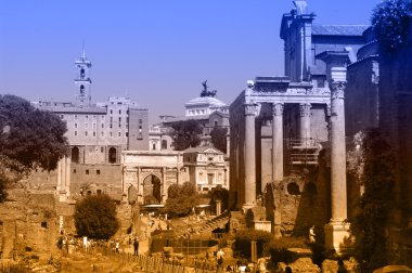 İki renkli kartpostal Roma manzaralı