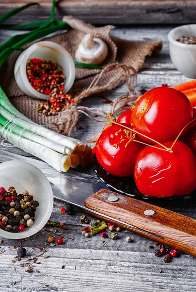 Voorgerecht met gemarineerde tomaten — Stockfoto