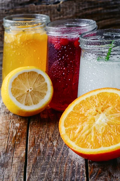 Refreshing juice from fruits and aloe — Stock Photo, Image