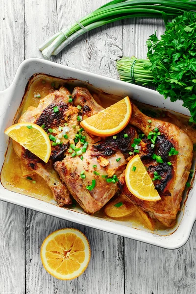 Gebackenes Huhn mit Orange — Stockfoto