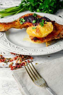 kızarmış tavuk uyluk