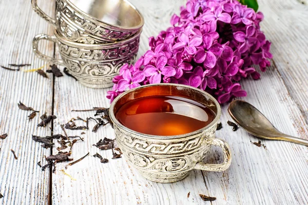 茶杯のスタイリッシュな金属 — ストック写真