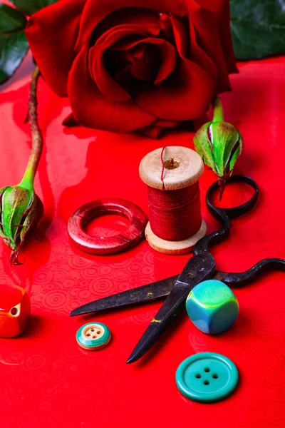 Rose and accessories for needlework and creativity — Stock Photo, Image
