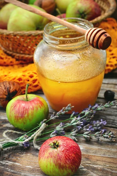 Яблука і меду — стокове фото