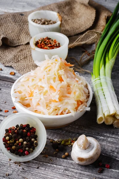 Sauerkraut med krydder – stockfoto