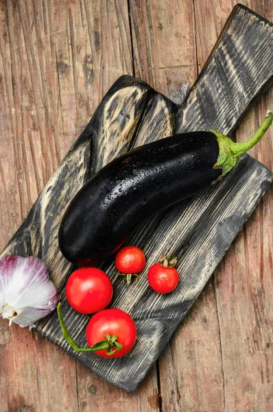 Sommaren skörd av aubergine — Stockfoto