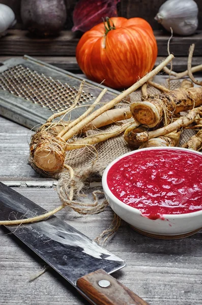 Frische Meerrettichwurzeln — Stockfoto