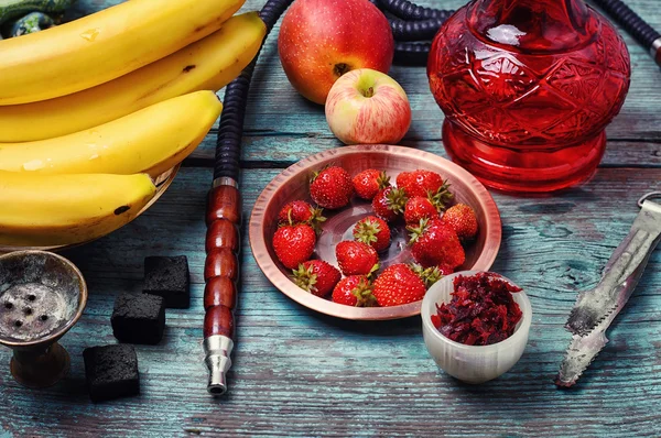 Hookah e frutas — Fotografia de Stock