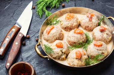 Lezzetli ev yapımı balık yumurtası balık köftesi. Balık köftesi ya da köfte..