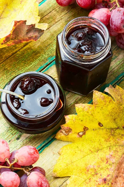 Вкусное Домашнее Осеннее Виноградное Джем Autumn Dessert Деревянном Фоне — стоковое фото