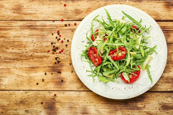 Salade Italienne Été Avec Roquette Tomates Séchées Soleil Menu Diététique — Photo