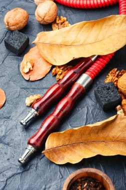 Fındık aromalı tütünlü nargile ya da nargile..