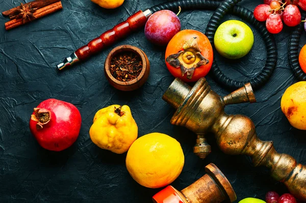Fumar Narguilé Com Aroma Frutas Frescas Tabaco Shisha Frutas — Fotografia de Stock