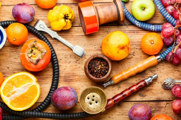 Shisha Rauchen Mit Frischem Fruchtaroma Shisha Tabak Frucht Shisha Rauchen — Stockfoto