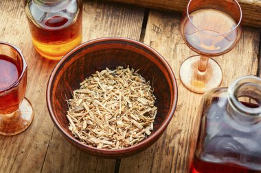 Bitkisel ilaçlarda kurutulmuş Epiderokok. Şifalı bitkilerden, bitkisel ilaçlardan ve homeopatiden gelen tentürler.