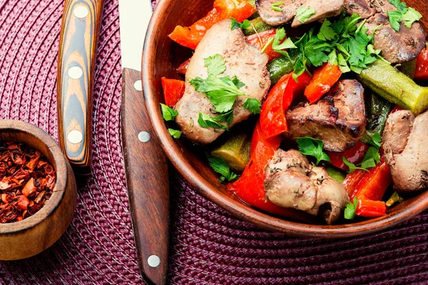 Ensalada Caliente Con Hígado Pollo Verduras Ensalada Hígado Pollo —  Fotos de Stock