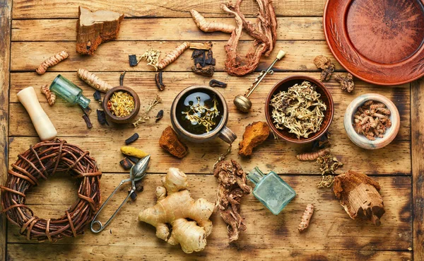 Bylinný Čaj Léčivých Bylin Léčivé Rostliny Kořeny Bylinné Medicíně — Stock fotografie