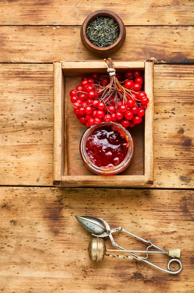 Tarro Vidrio Con Mermelada Bayas Viburnum Frescas — Foto de Stock