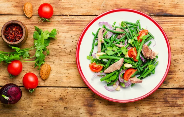 Salade Diététique Avec Langue Veau Haricots Asperges Tomate Herbes Amandes — Photo