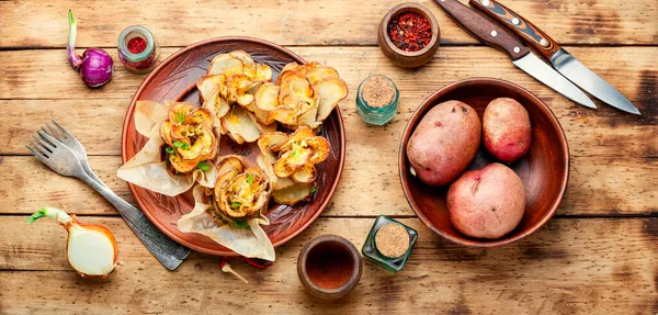 Patata Frita Con Tocino Plato Sobre Mesa Madera — Foto de Stock