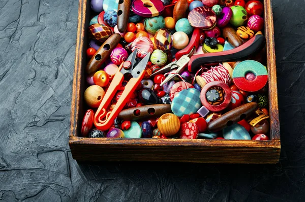 Kolorowe Koraliki Nasion Różnej Wielkości Wykonywanie Ręcznie Robionej Biżuterii — Zdjęcie stockowe