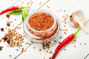 Kuru baharat ve adjika için malzemeler. Kuru Adjika, evrensel baharat.