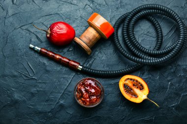 Tamarilla aromalı nargile tütünü. Modaya uygun nargile.