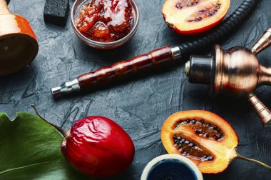 Tamarilla aromalı nargile tütünü. Modaya uygun nargile.