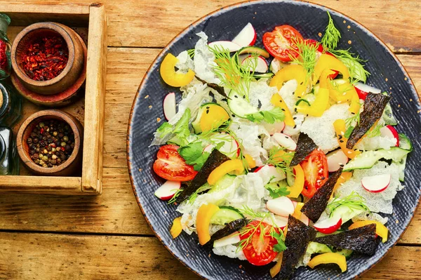 Salada Legumes Frescos Primavera Papel Arroz Salada Primavera Vegetariana Alimentos — Fotografia de Stock