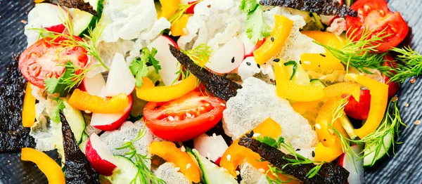 Весняний Свіжий Овочевий Салат Рисовому Папері Вегетаріанський Весняний Салат — стокове фото