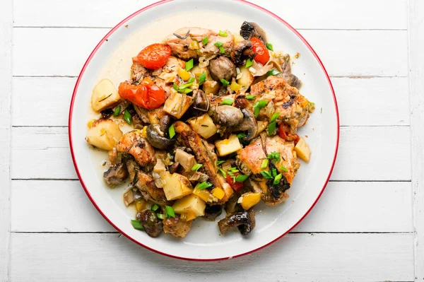 Appetitanreger Eintopf Oder Ragout Mit Hühnerfleisch Und Gemüse — Stockfoto