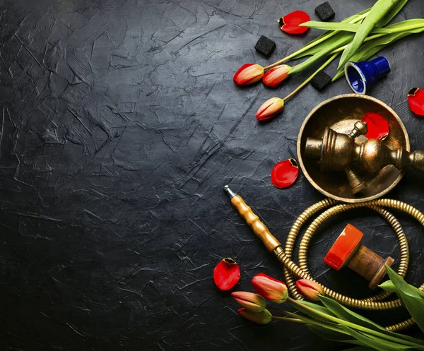 現代の喫煙のためのフック 花の香りとシシャ — ストック写真