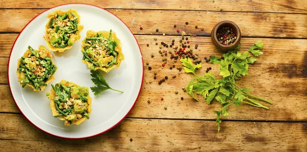 Cesto Formaggi Appetitoso Con Avocado Cowpea Noci — Foto Stock