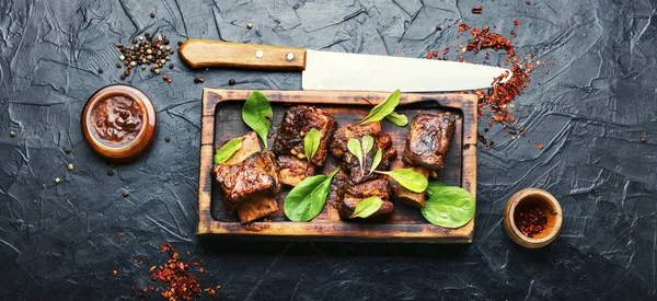 Piece Grilled Beef Ribs Roasted Sliced Barbecue Beef Ribs Cutting — Stock Photo, Image