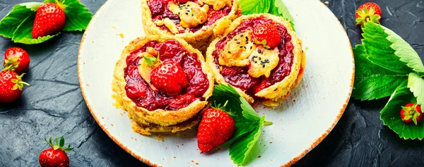 Delicious Tartlets Berry Jam Cake Strawberries Long Banner — Stock Photo, Image