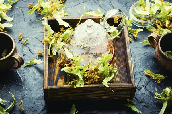 Healing Linden Tea Glass Teapot Fragrant Natural Tea Herbal Medicine — Stock Photo, Image