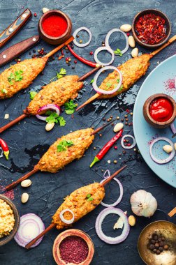 Lula kebap, kıyma şiş ve ızgara. Türk yemeği.