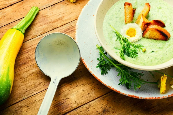 Puree Soup Dietary Zucchini Herb Soup Garnished Croutons Summer Soup — Stock Photo, Image