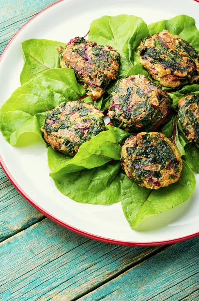 Домашние Диетические Котлеты Свежего Chard Vegetarian Кухни Веганские Оладьи — стоковое фото