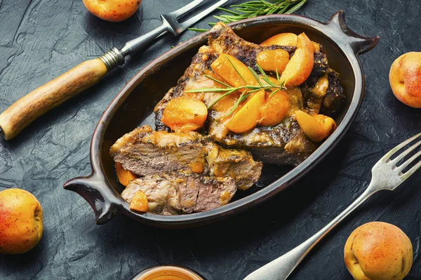 Leckeres Rindfleisch Aprikosensauce Kalbssteak Fruchtmarinade — Stockfoto