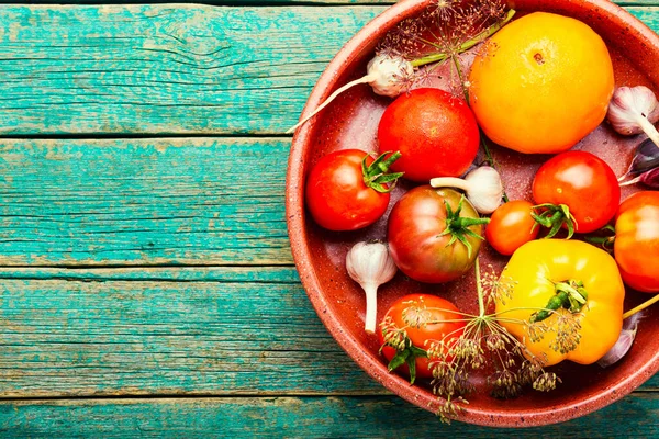 Saltad Hemlagad Tomat Matlagning Process Konserverad Tomat Marinerad Vegetabel Förberedelse — Stockfoto