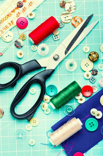 Sewing Kit Thread Scissor Many Buttons Set Sewing Accessories — Stock Photo, Image