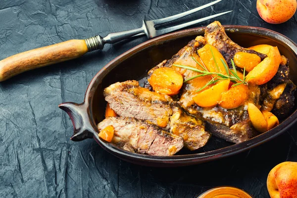 Appetitliches Rindfleisch Entrecote Aprikosensauce Gegrilltes Rindersteak Scheiben — Stockfoto