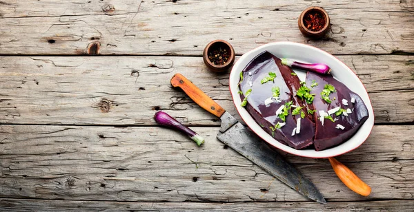 Trozo Hígado Res Crudo Mesa Cocina —  Fotos de Stock