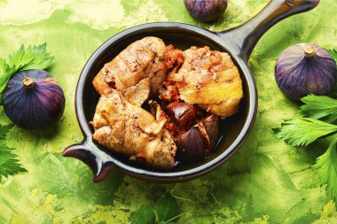 Şarap soslu tavuk dürümleri. İncirli fırında tavuk.