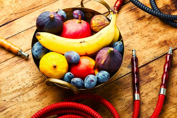 Shisha Fumar Fresco Com Fruit Oriental Narguilé Fruta Tabaco Fumar — Fotografia de Stock