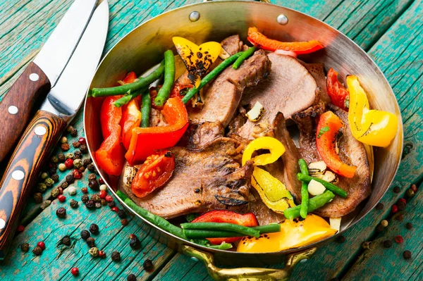 Língua Carne Cozida Com Pimentão Sino Língua Carne Cortada — Fotografia de Stock