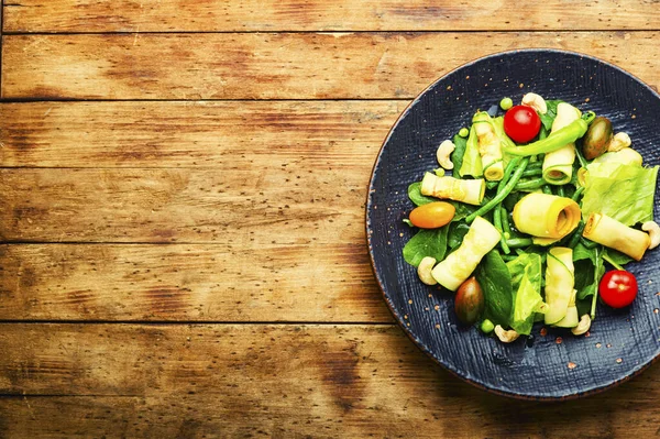 Salade Légumes Courgettes Asperges Pois Tomates Noix Salade Printanière Diététique — Photo